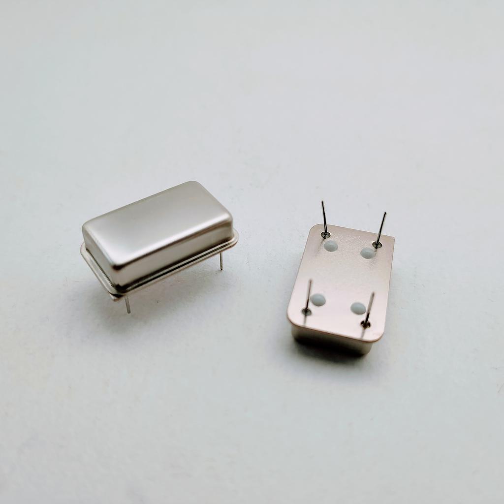 HALF SIZE DIP PROGRAMMABLE 25PPM